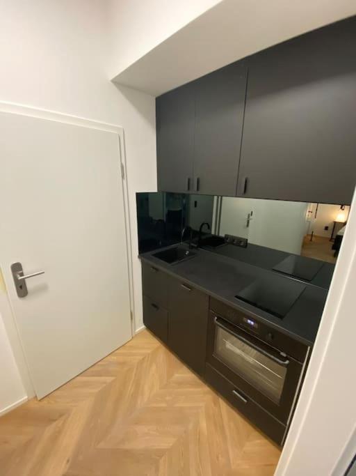 Design Apartment In The Centre Of Bécs Kültér fotó